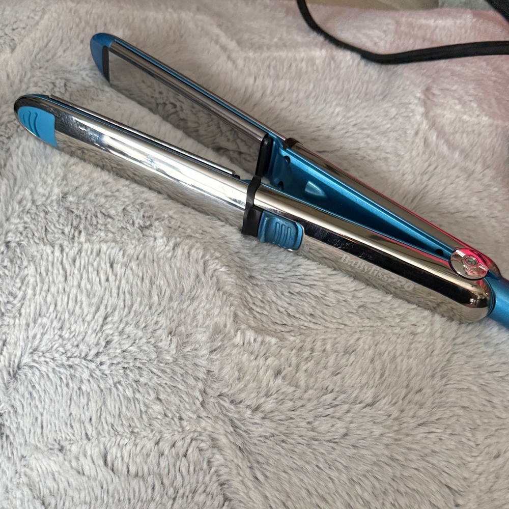 BaBylissPRO Blue and Silver Hair Straightener